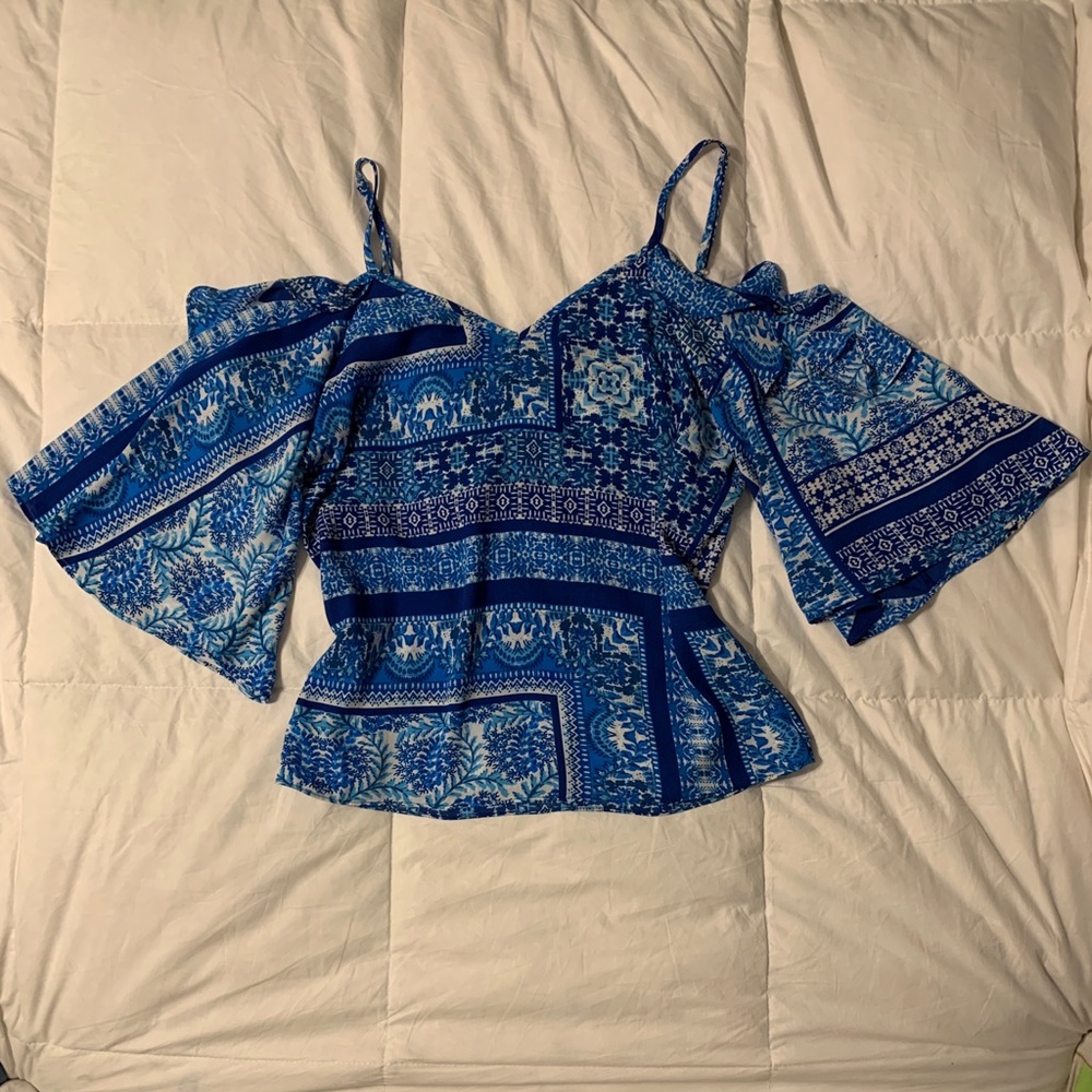 Saks Fifth Avenue XS blue and white cold shoulder top